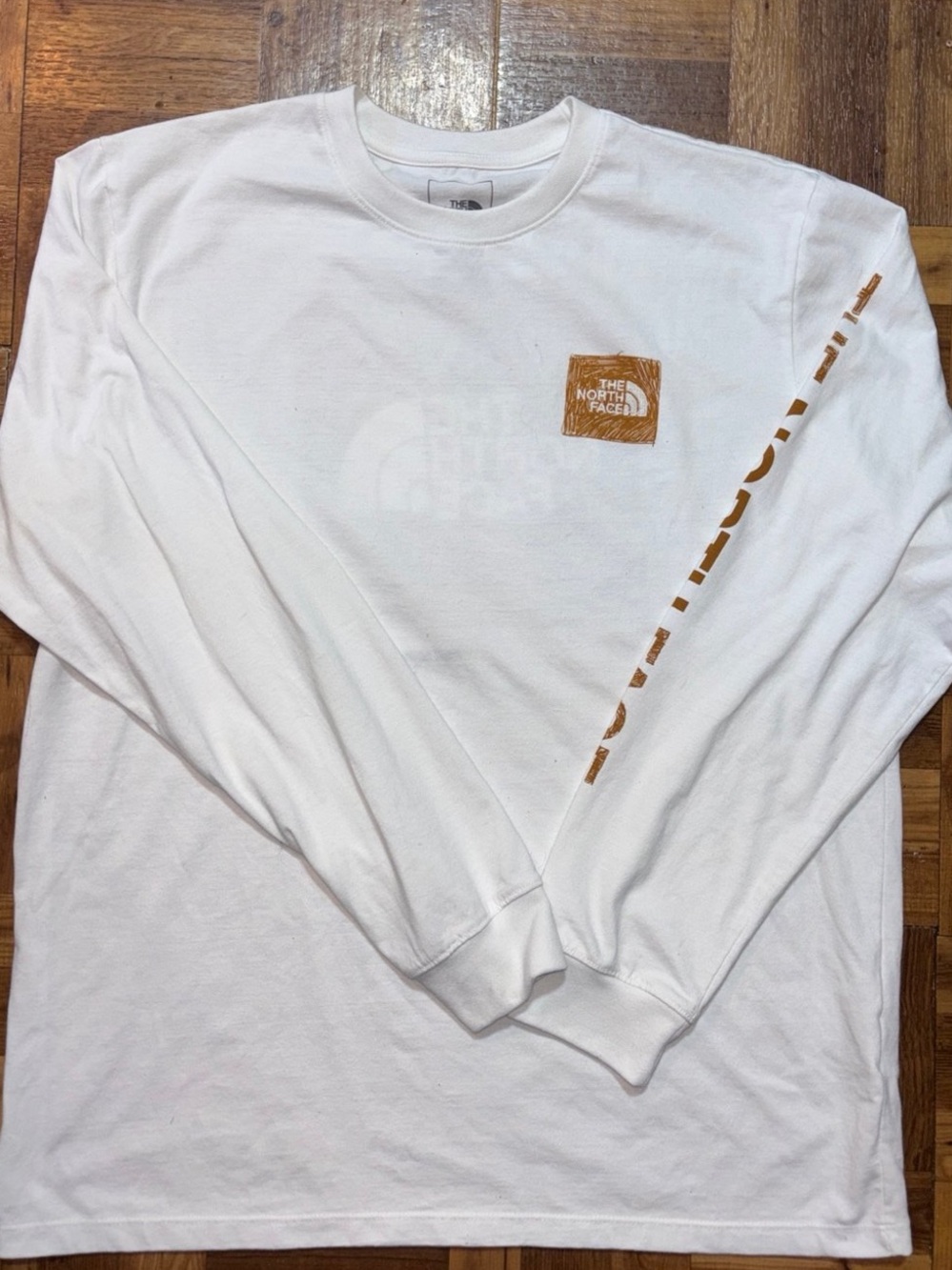 The North Face Logo Play Long-Sleeve T-Shirt, Men’s size LG